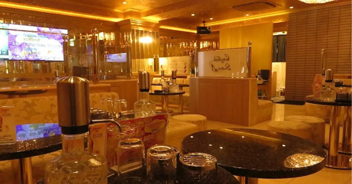 船橋クリスタルシューズのメインフロア 店内内装