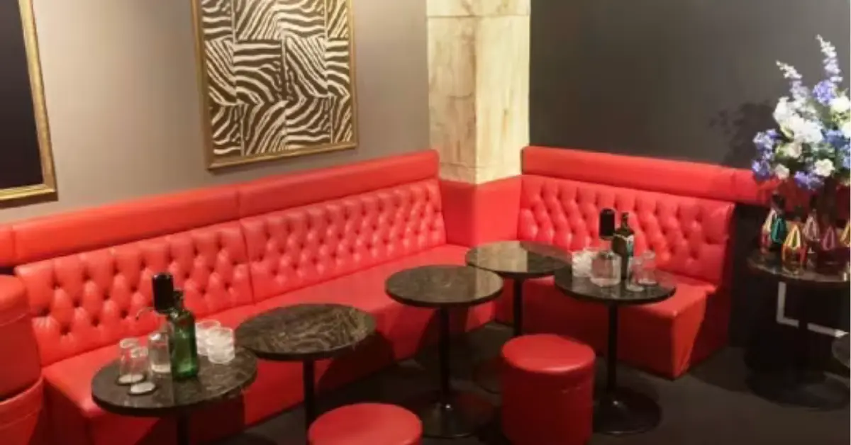 千葉富士見町ハナのメインフロア 店内内装+通路側から撮影