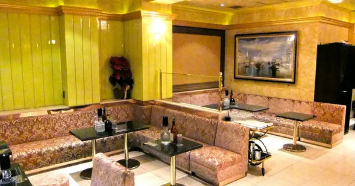 船橋セリーヌのメインフロア 店内内装