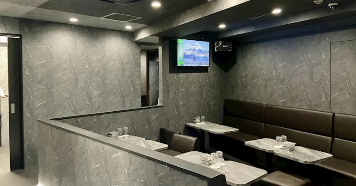 船橋ルアンのメインフロア 店内内装+通路側から撮影