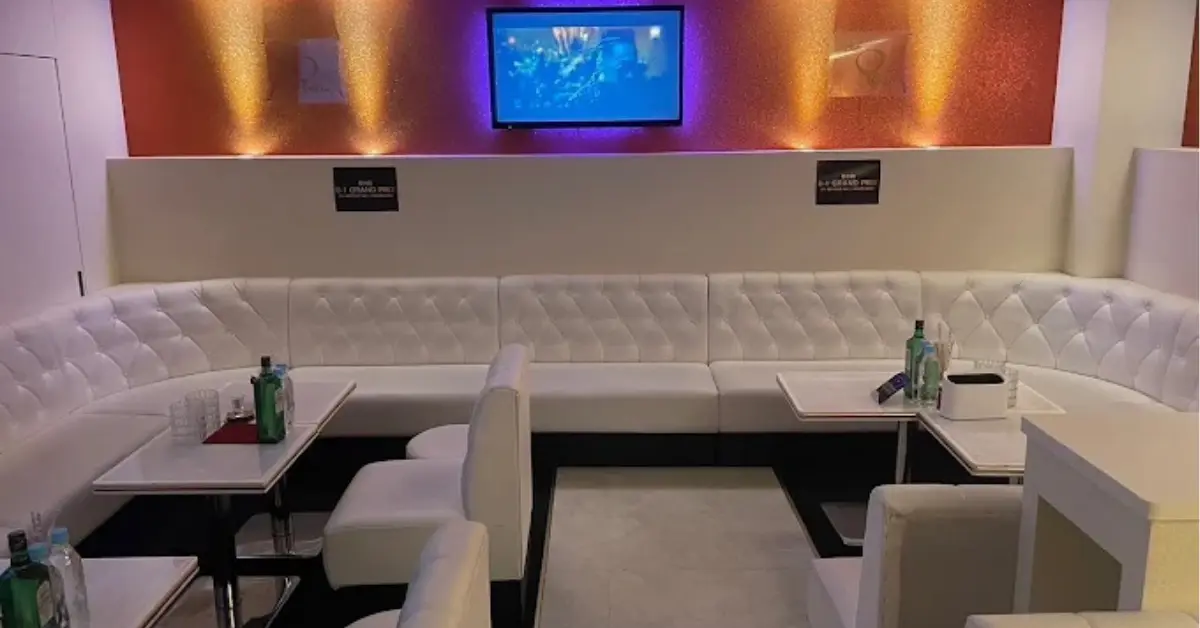 木更津ペレのメインフロア 店内内装+通路側から撮影