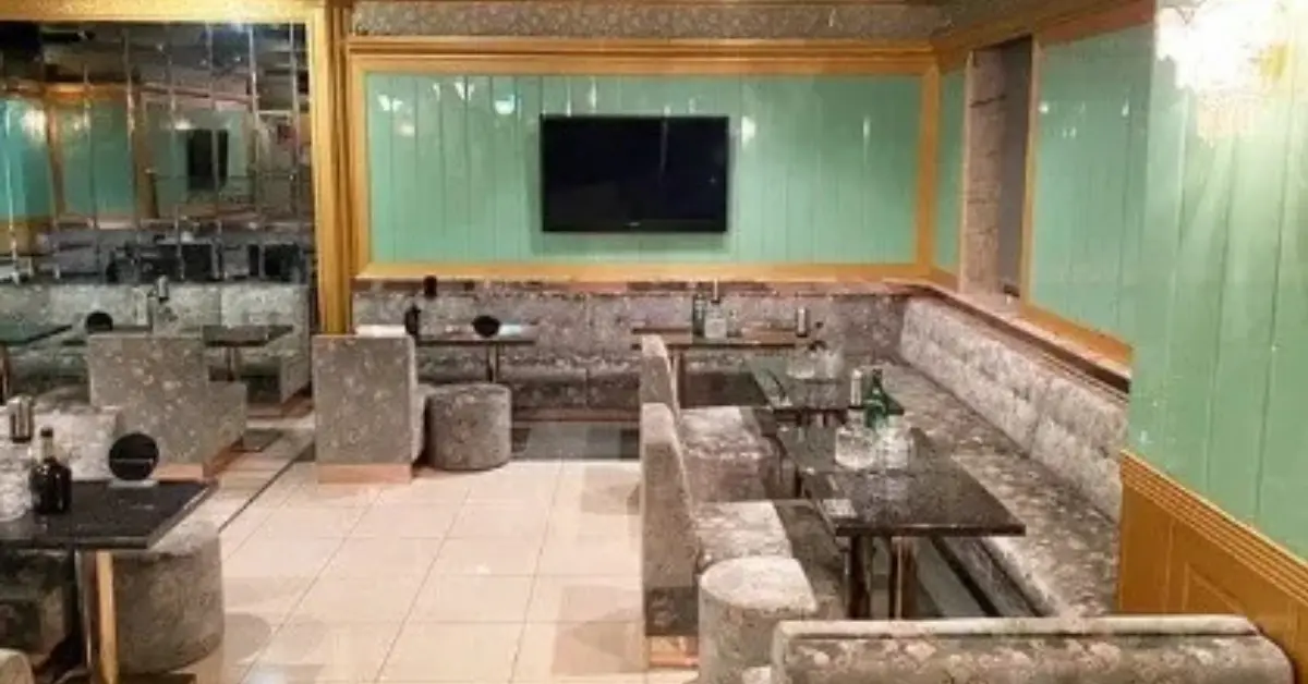 西船橋プラチナムのメインフロア 店内内装+通路側から撮影