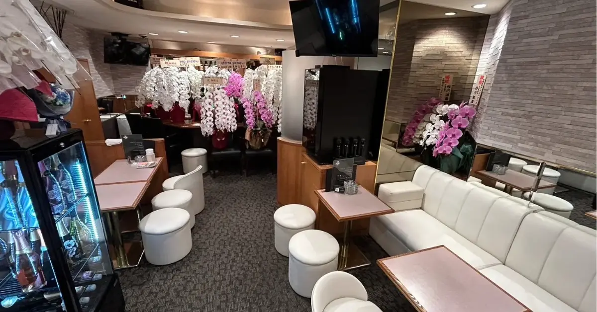 銀座エテルノ(eterno)のメインフロアを撮影した店内内装