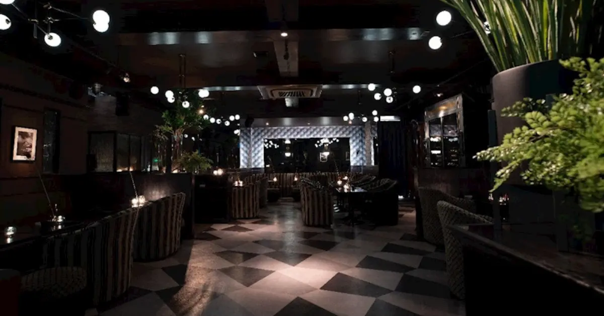 柏ジュリエット（Juliette Lounge）のメインフロアを撮影した店内内装