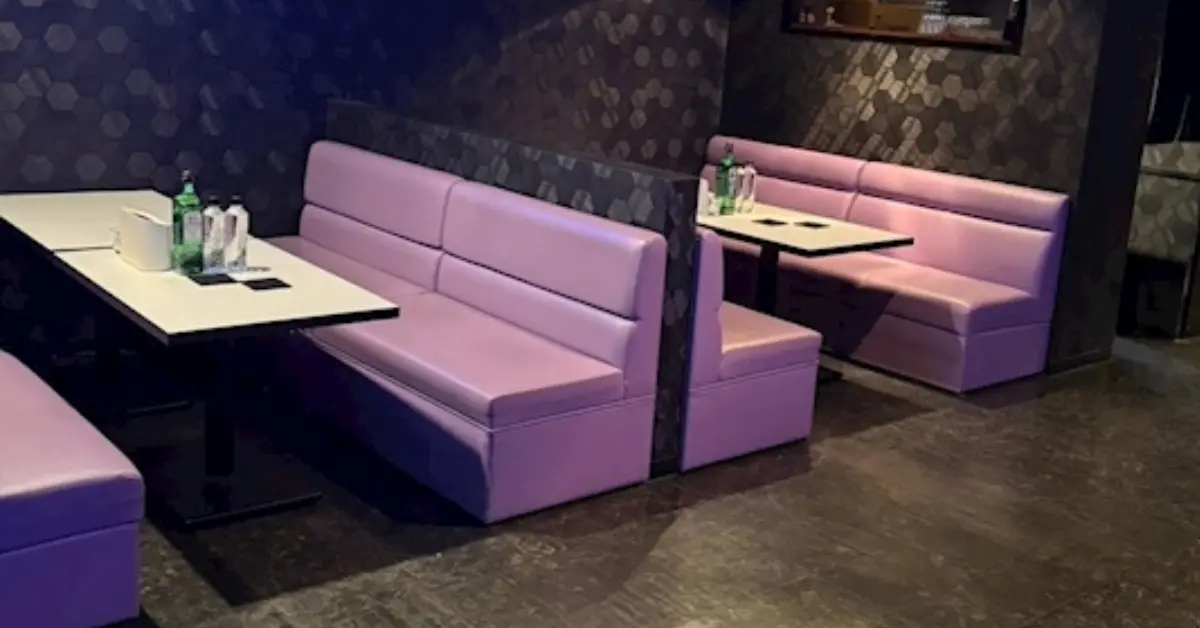 木更津アリーナのメインフロア 店内内装+通路側から撮影