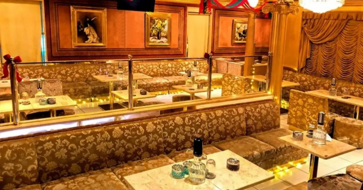 本八幡ブトウエン(Club 舞踊艶)のメインフロアを通路側から撮影した店内内装