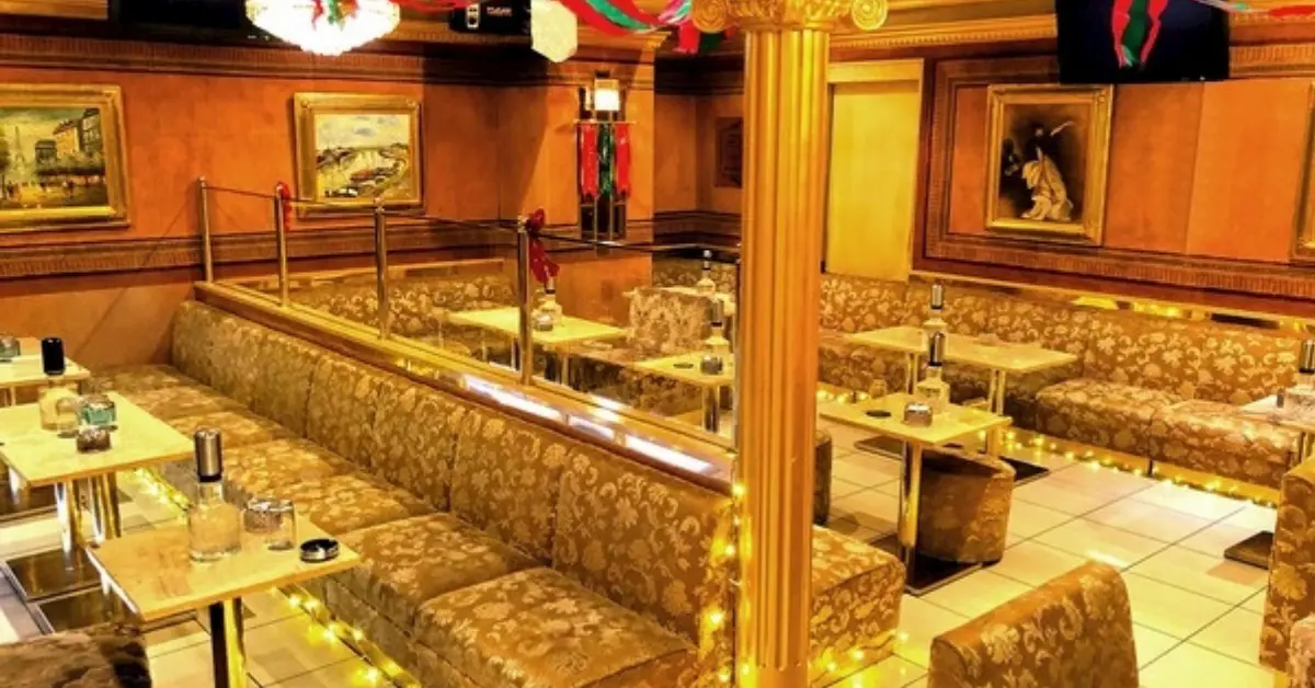 本八幡ブトウエン(Club 舞踊艶)のメインフロアをテーブル側から撮影した店内内装