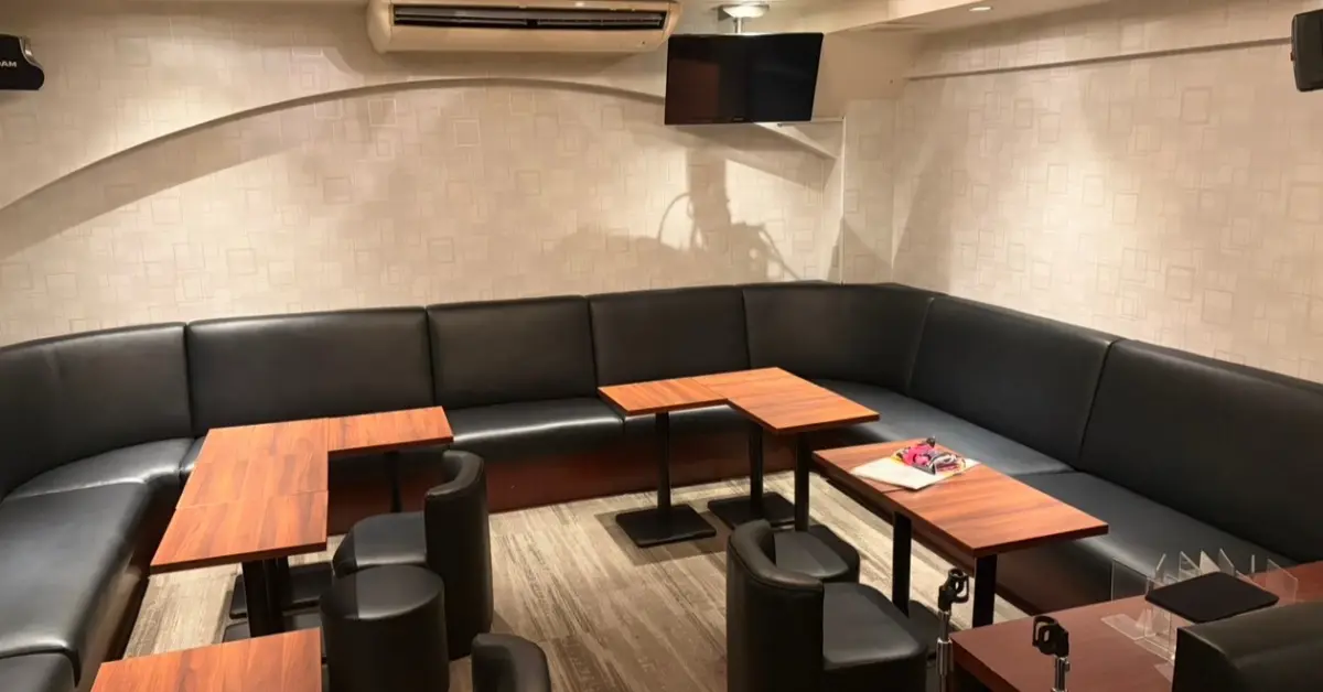 {銀座 レキシア(LEXCIA)}のメインフロアを撮影した店内内装