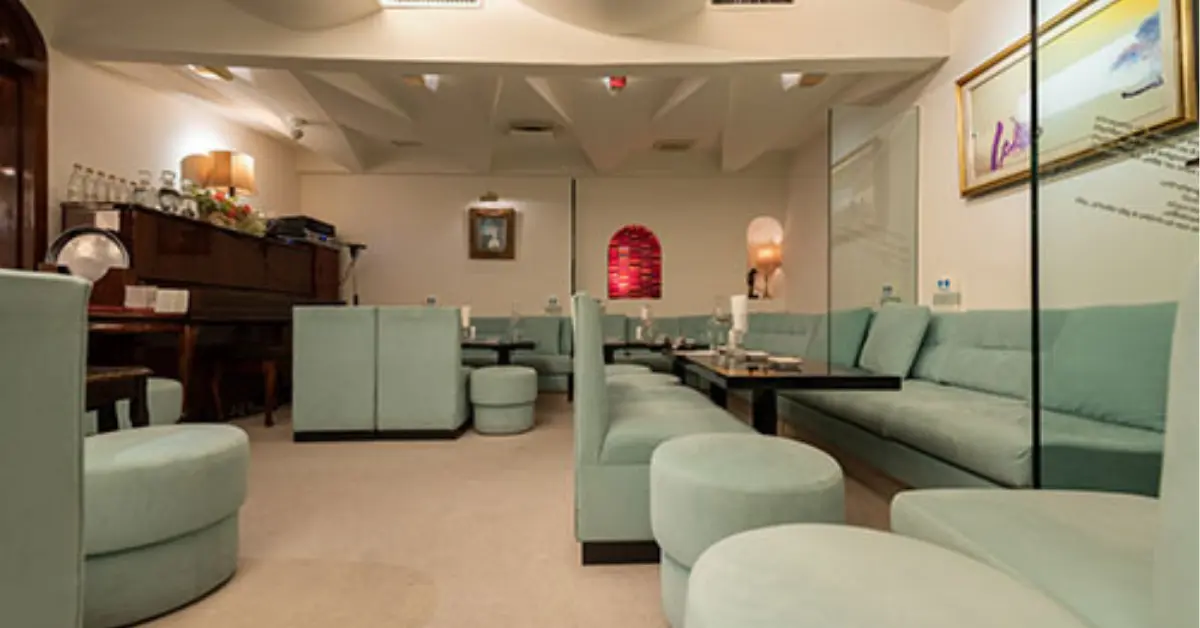 銀座マイコ（麻衣子）のメインフロアを撮影した店内内装