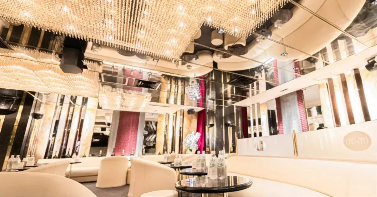 銀座オロオロ（OROORO）のメインフロアを撮影した店内内装