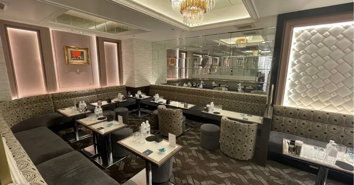 銀座セブンティセブン（Seventy Seven）のメインフロアを撮影した店内内装