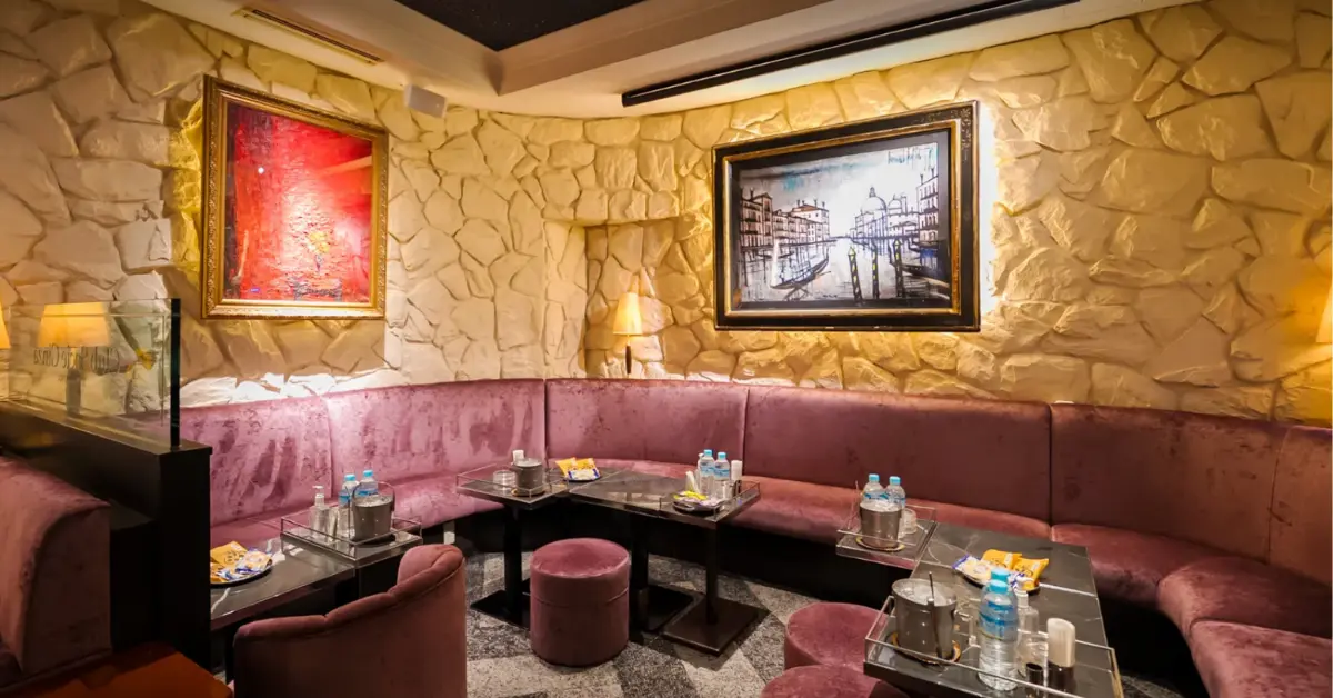 銀座ソシエ（club socie）のメインフロアを撮影した店内内装