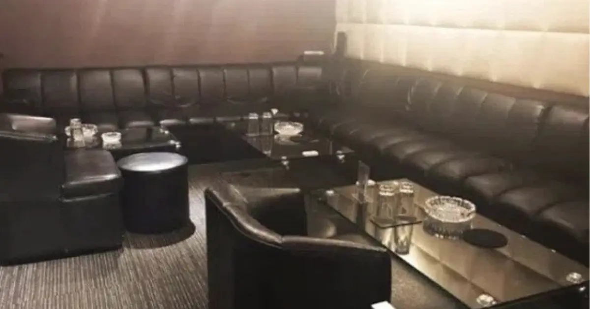 津田沼ディオ（DIO）のVIPをソファーから撮影した店内内装