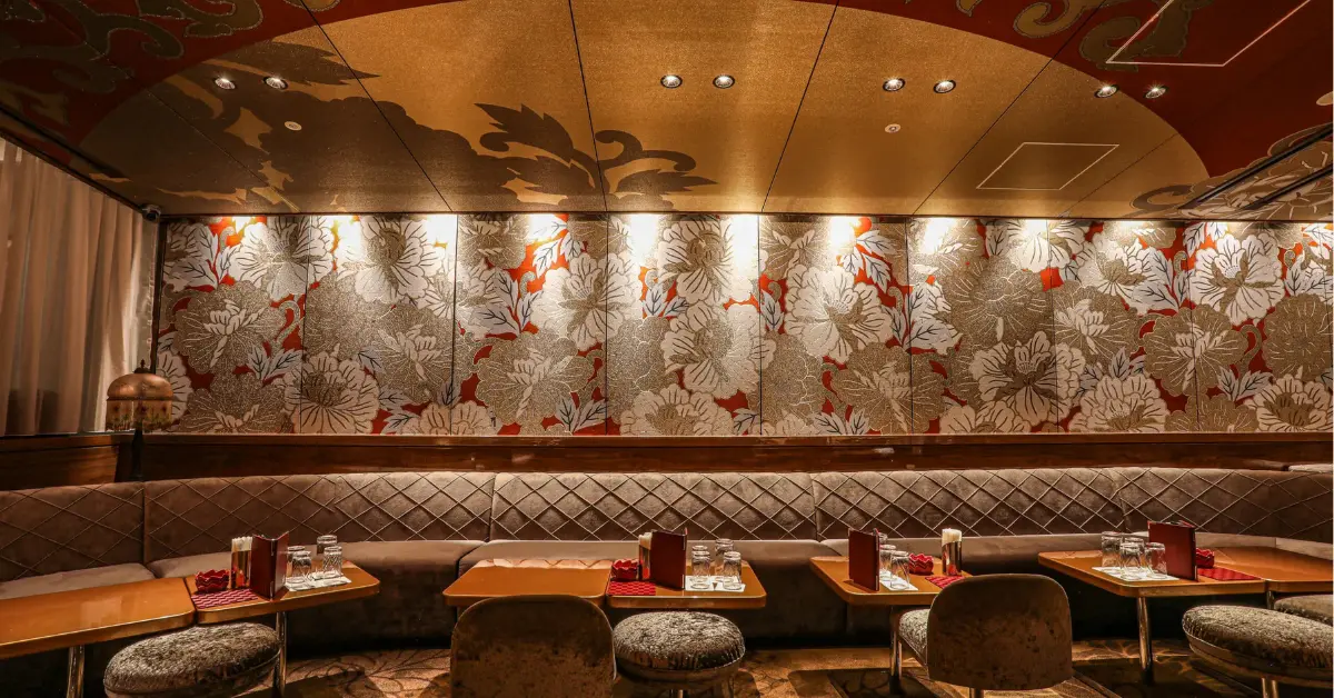 銀座アカネ（茜）のメインフロアを撮影した店内内装