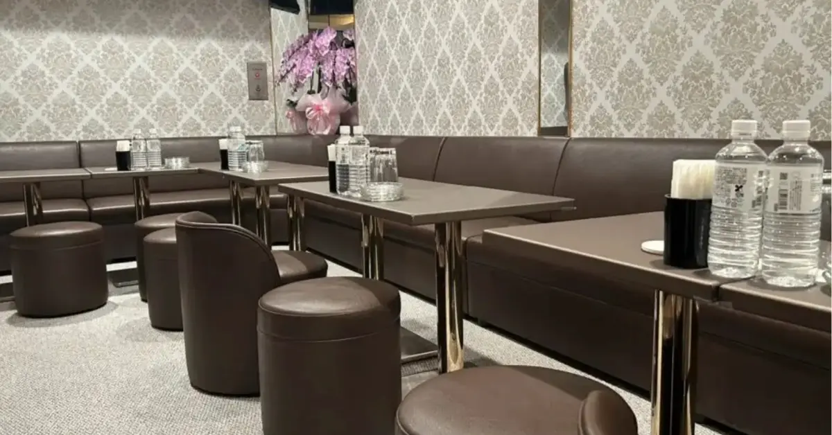 銀座クラブエン（Club en）のメインフロアを撮影した店内内装