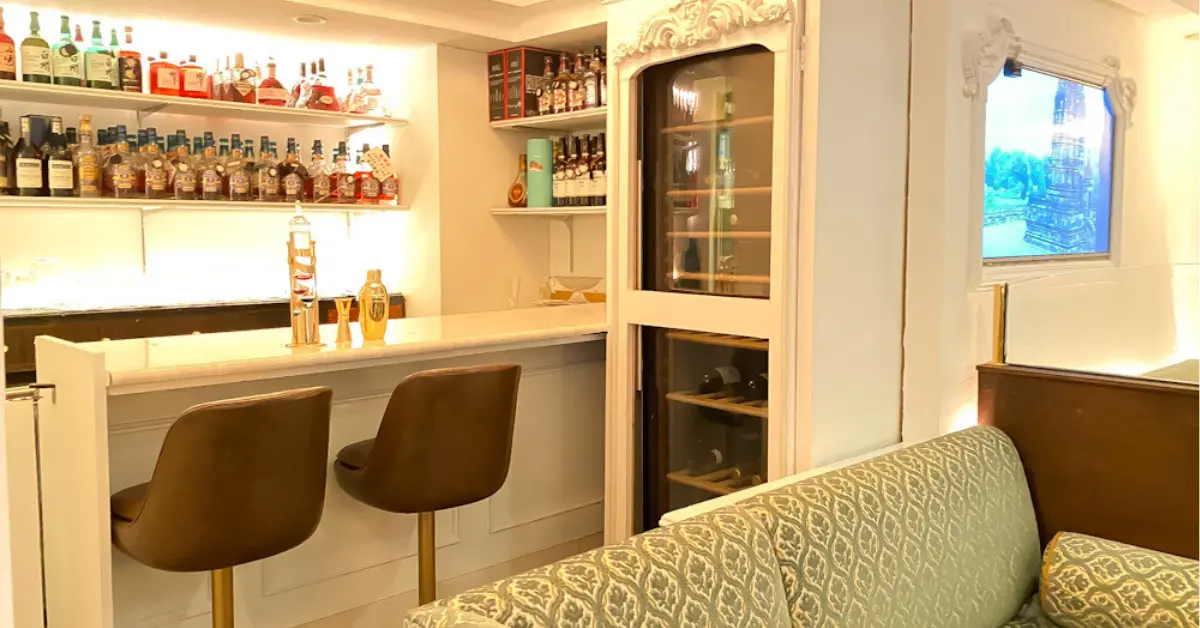 銀座グリ（Guri）のカウンターを撮影した店内内装