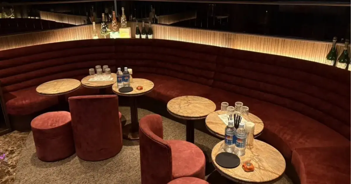 銀座ヘラクレス（HERACLES）のメインフロアを撮影した店内内装