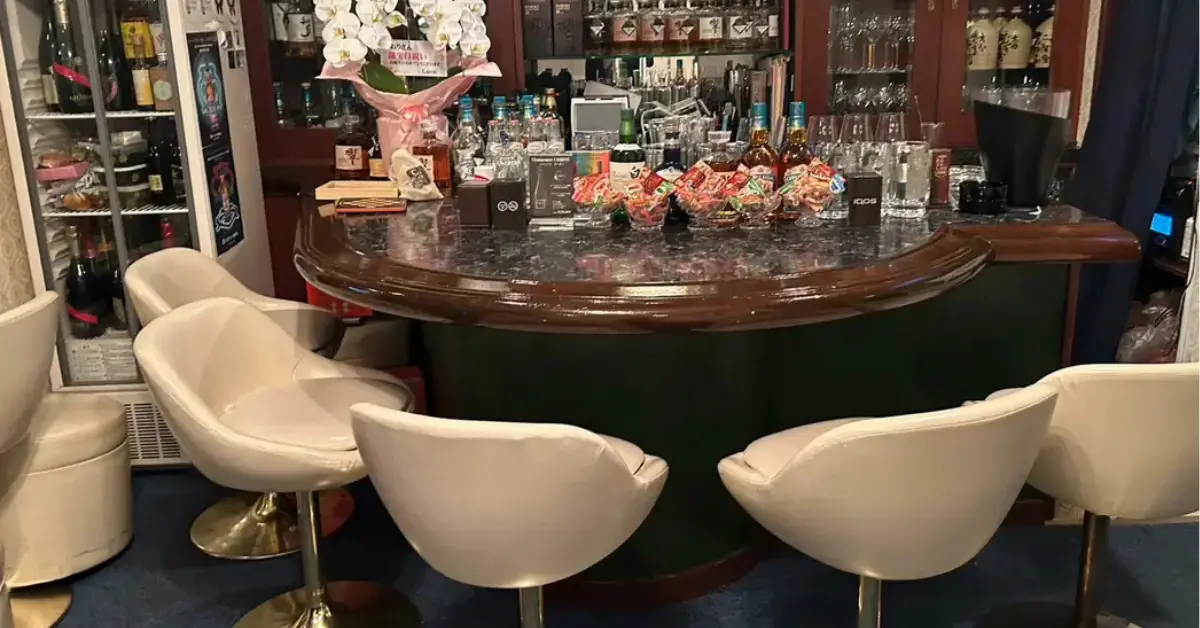 銀座ジャロ（JARO）のカウンターを撮影した店内内装