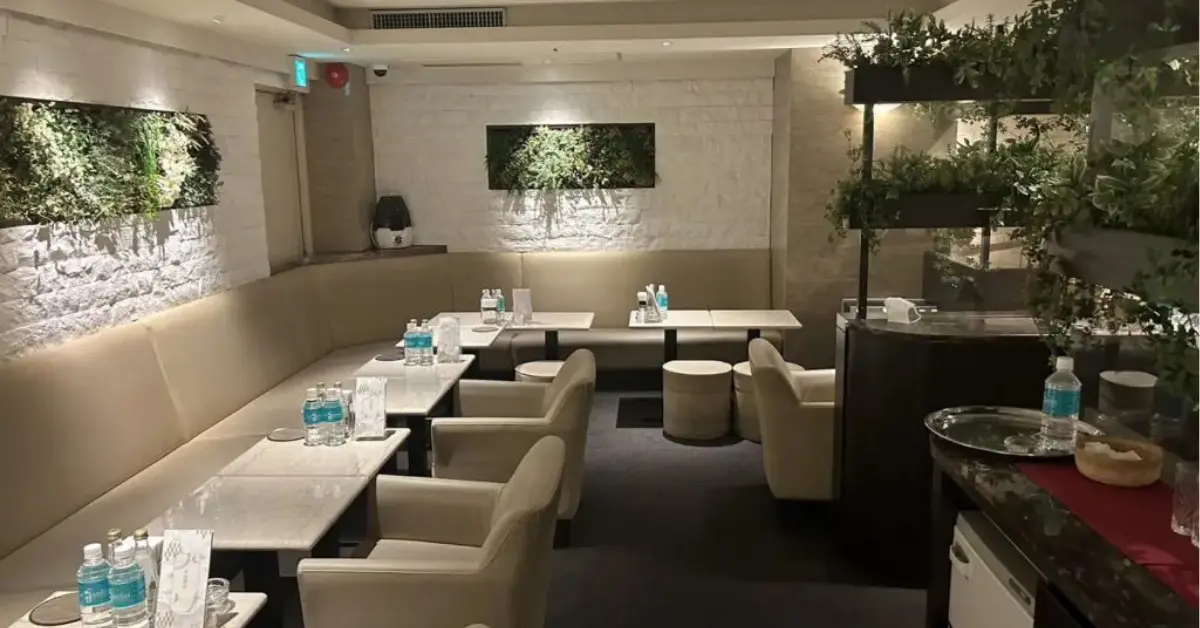 銀座ル・ジャルダン（Le Jardin）のメインフロアを撮影した店内内装