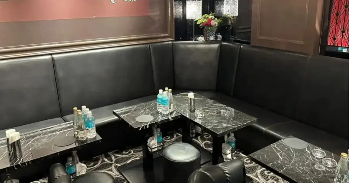 銀座ル・ジャルダン3（LeJardinⅢ）のメインフロアを通路側から撮影した店内内装