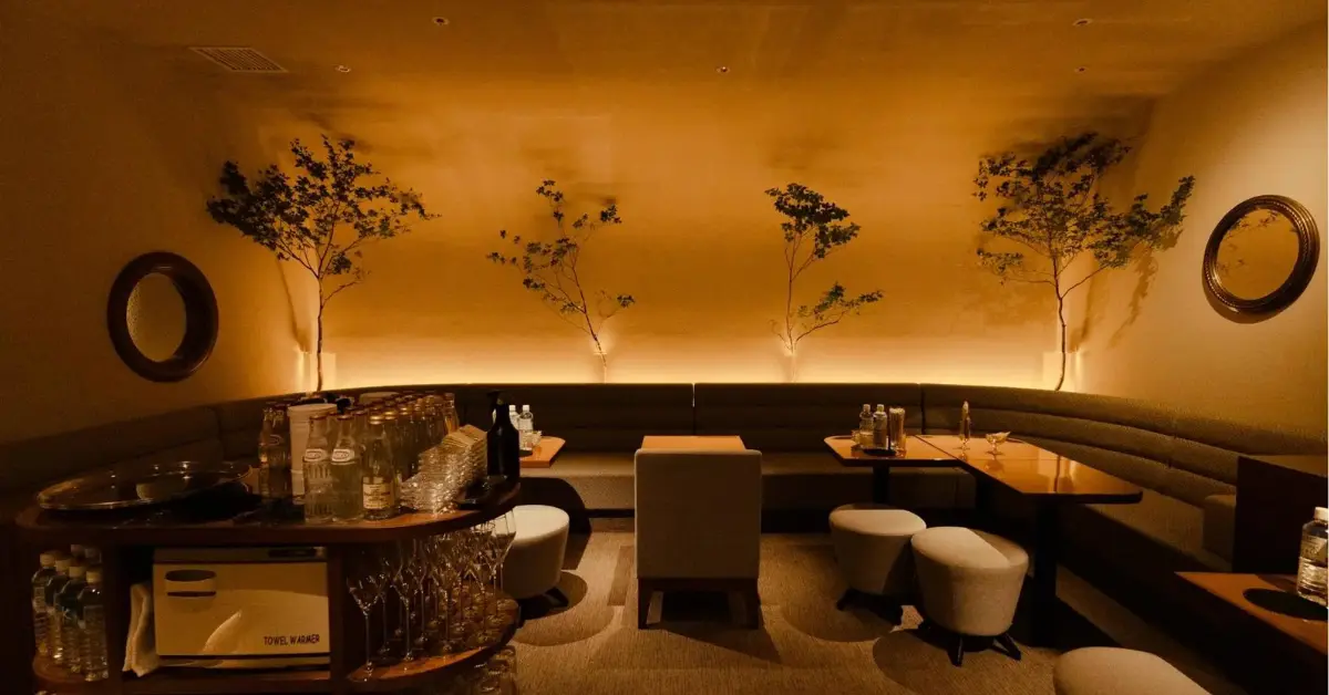 銀座ルアーナ（Luana）のメインフロアを撮影した店内内装