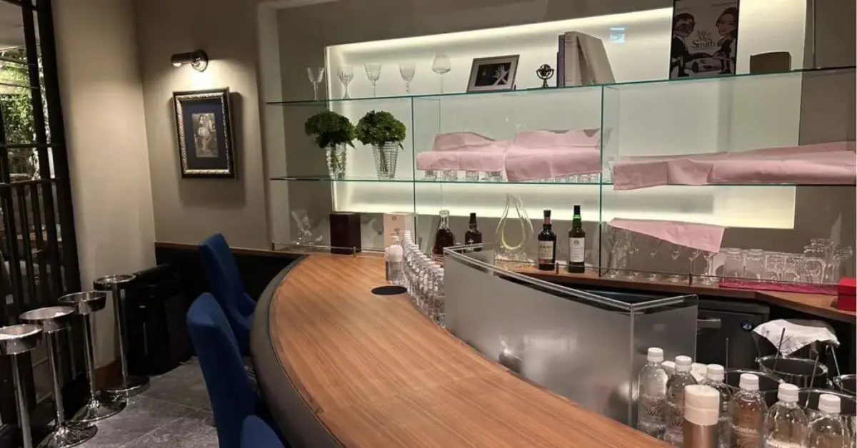 銀座メゾンドエム（Maison de M）のカウンターを撮影した店内内装