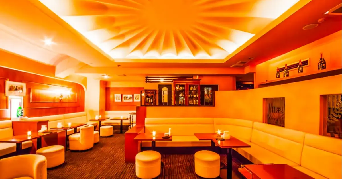 銀座モウリ（毛利）のメインフロアを撮影した店内内装