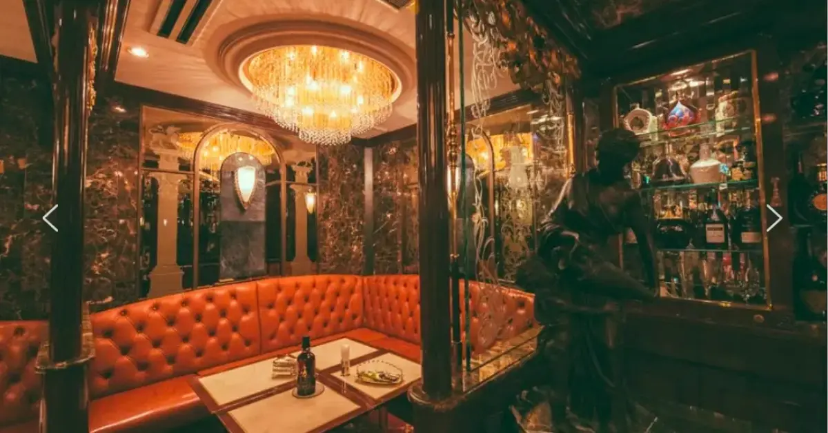 銀座リエ（利恵）のメインフロアを撮影した店内内装