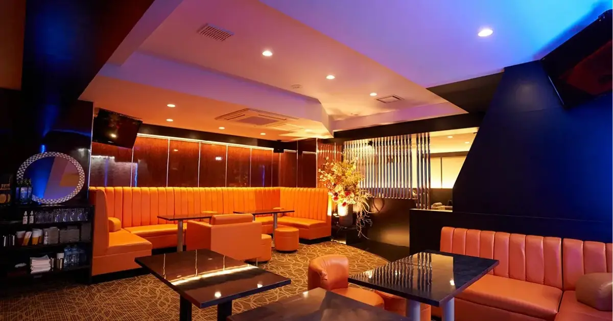 銀座リズ（Riz）のメインフロアを撮影した店内内装