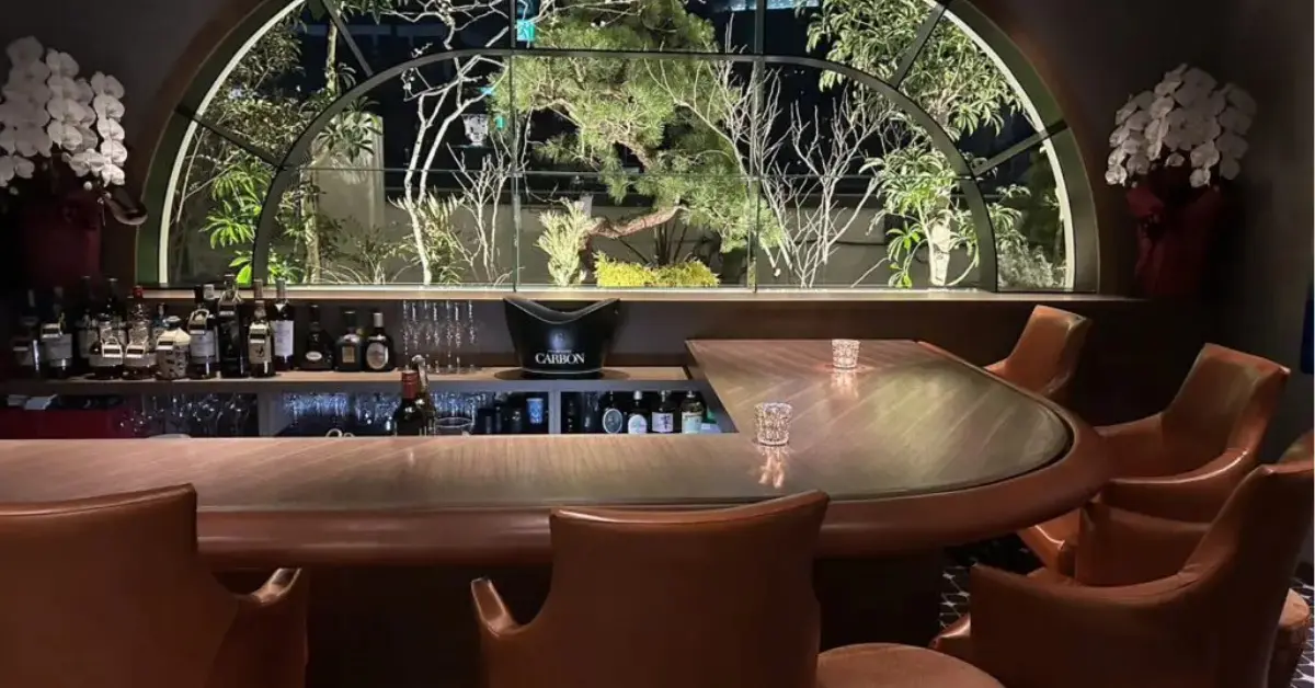 銀座ヴィダ（Vida）のカウンターを撮影した店内内装