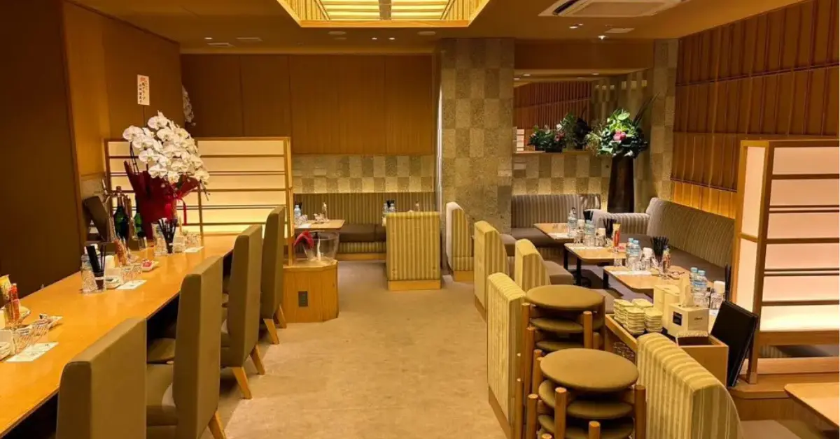 銀座ヤナギ（柳）のメインフロアを撮影した店内内装