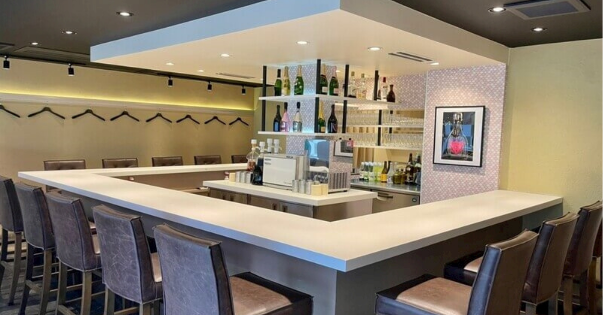 船橋アズ（AZ）のメインフロアを撮影した店内内装