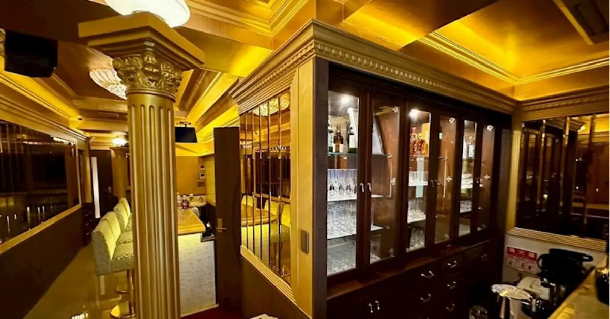 市川シルク（SILK）のカウンターを撮影した店内内装