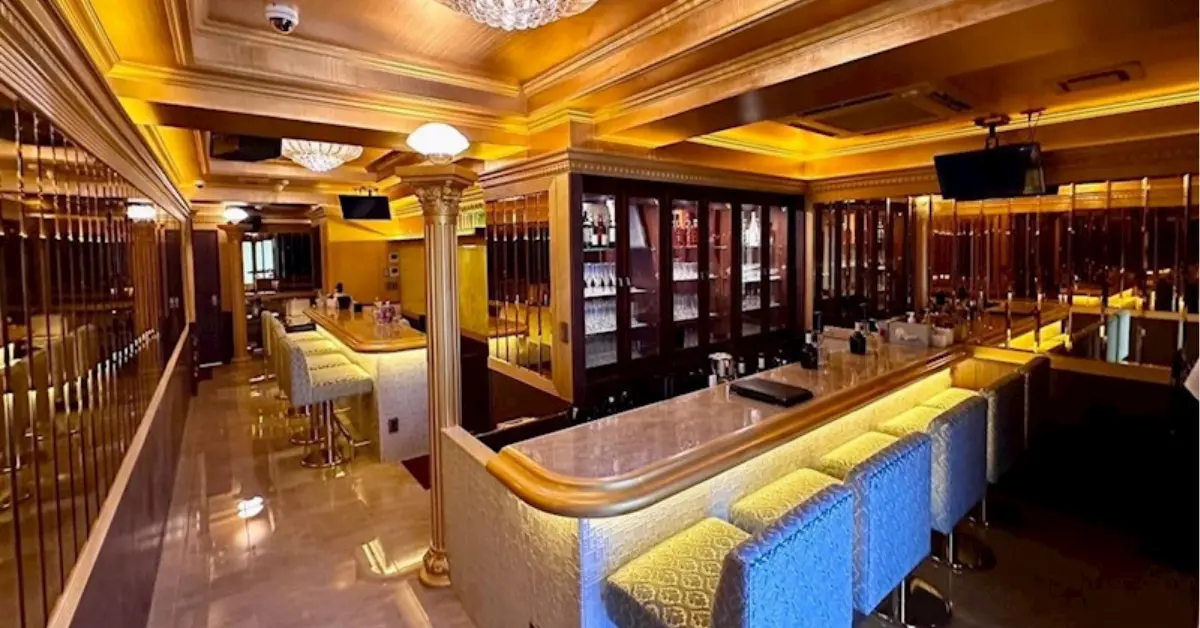 市川シルク（SILK）のメインフロアを撮影した店内内装