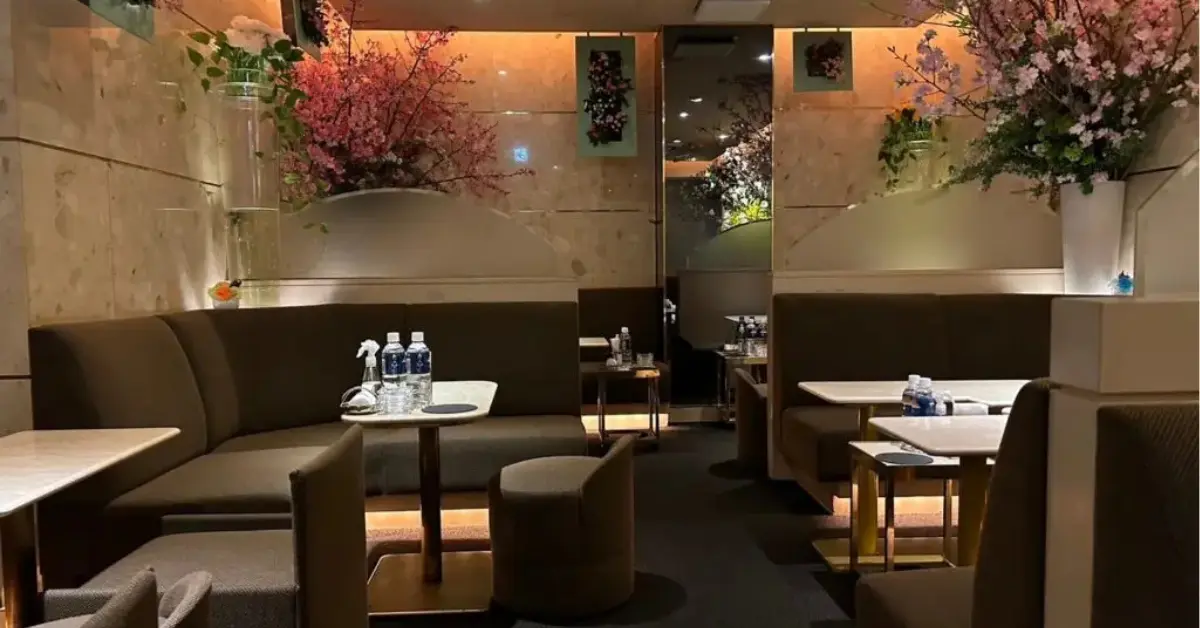 銀座バカラ（BACOARAT）のメインフロアを撮影した店内内装