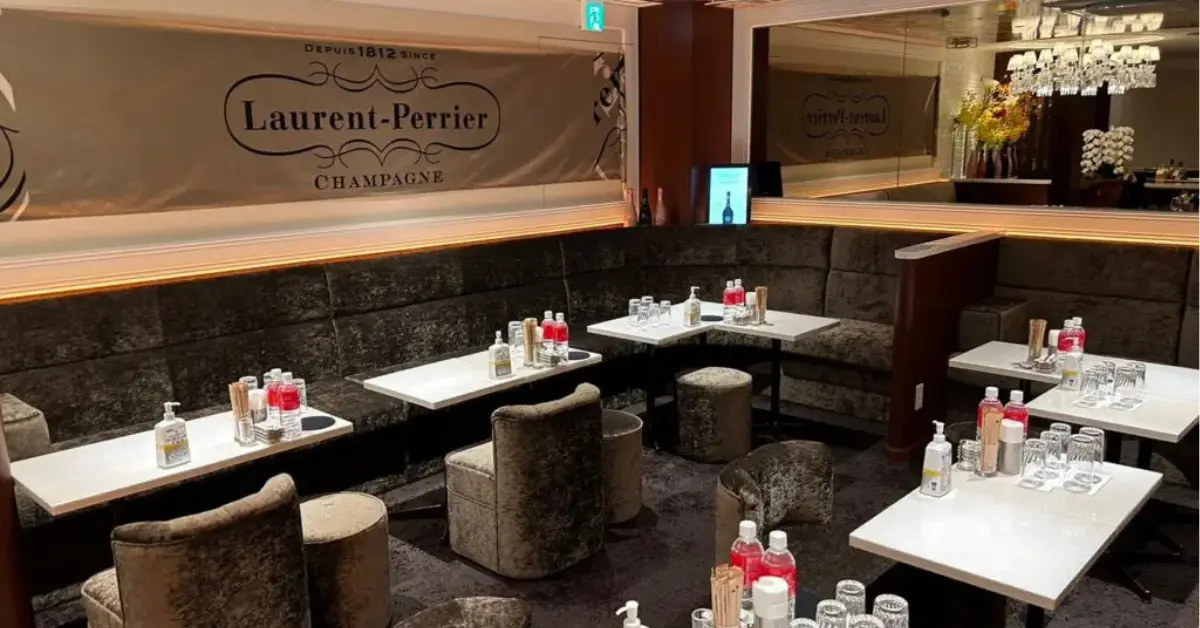 銀座パレス（Club Palace）のメインフロアを撮影した店内内装