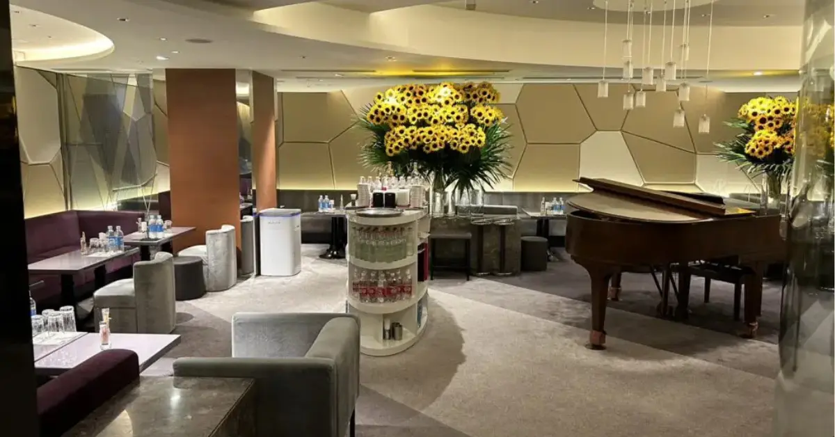 銀座ソル(Club SOL)のメインフロアを撮影した店内内装