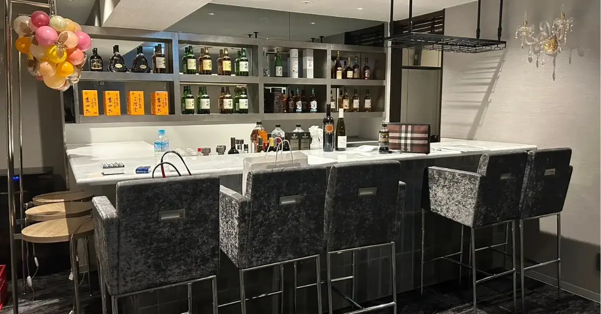 銀座ルクサ（LUXA）のカウンターを撮影した店内内装