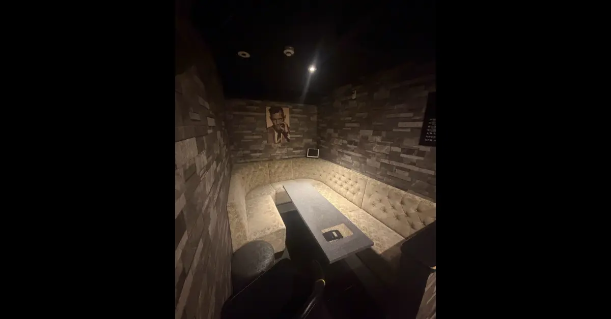 松戸スイート(Girls Bar Sweet)のVIPルームを撮影した店内内装