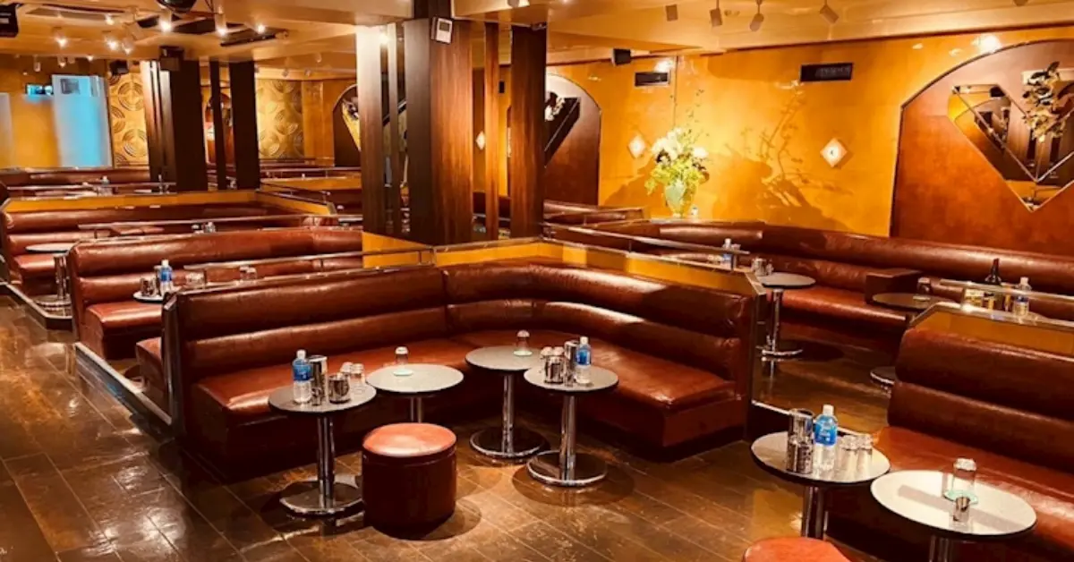 上野ディーノ(Club DINO)のメインフロアを撮影した店内内装