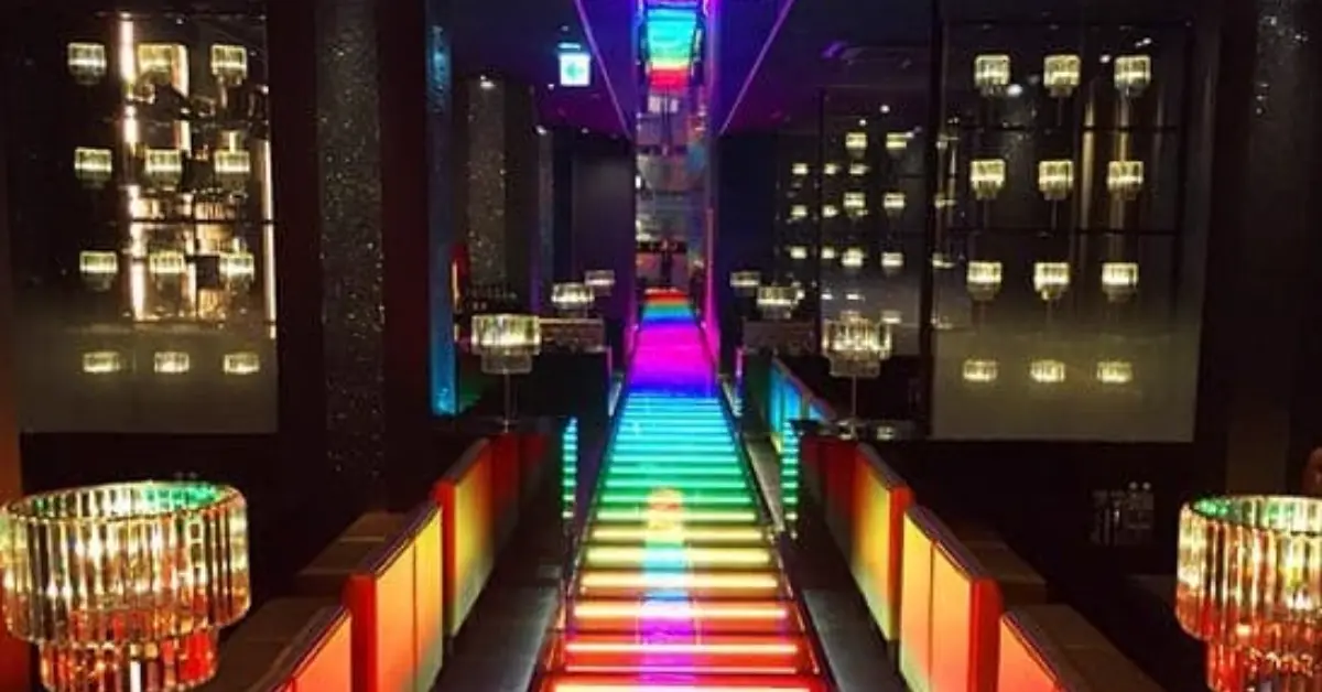 上野ミント(LUXURY CLUB MINT)のメインフロアを撮影した店内内装