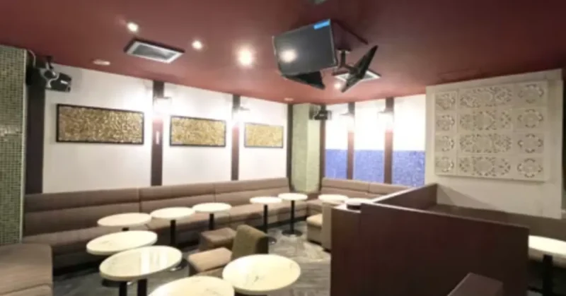 上野ピン（CLUB PING）のメインフロアを撮影した店内内装