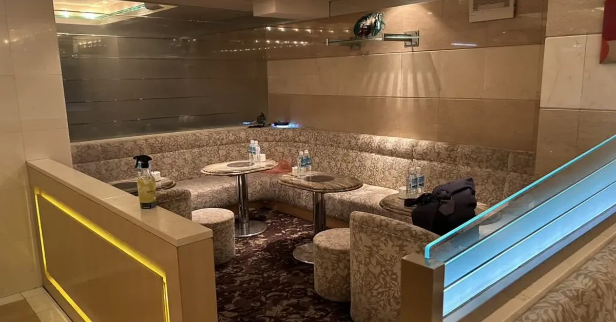 西新宿セクレのメインフロアを撮影した店内内装