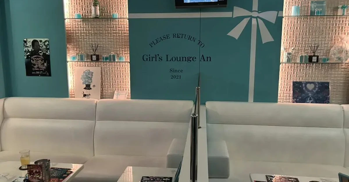 新宿歌舞伎町杏のメインフロアをテーブル側から撮影した店内内装