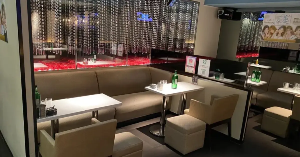 新宿歌舞伎町ソウツー（SOU2）のメインフロアを撮影した店内内装