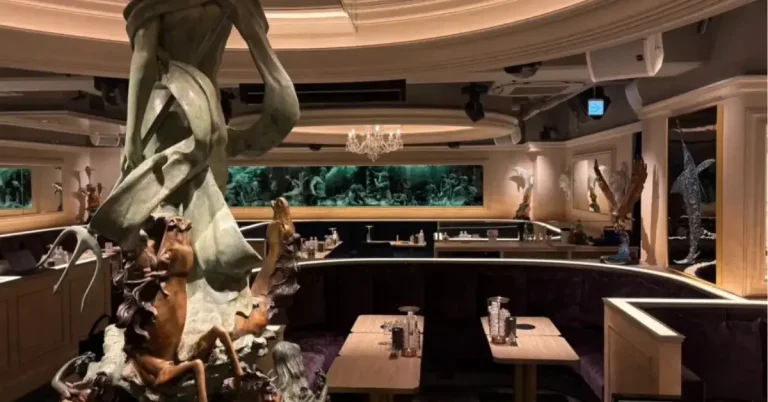 新宿歌舞伎町ポセイドン（POSEIDON）のメインフロアを撮影した店内内装